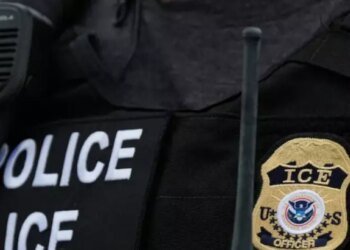 Redada ICE en Puerto Rico: 7 dominicanos detenidos en gallera clandestina