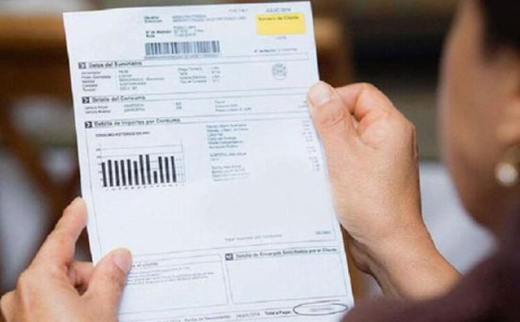 ¡En la oscuridad! Facturas astronómicas y apagones frecuentes exasperan a la población