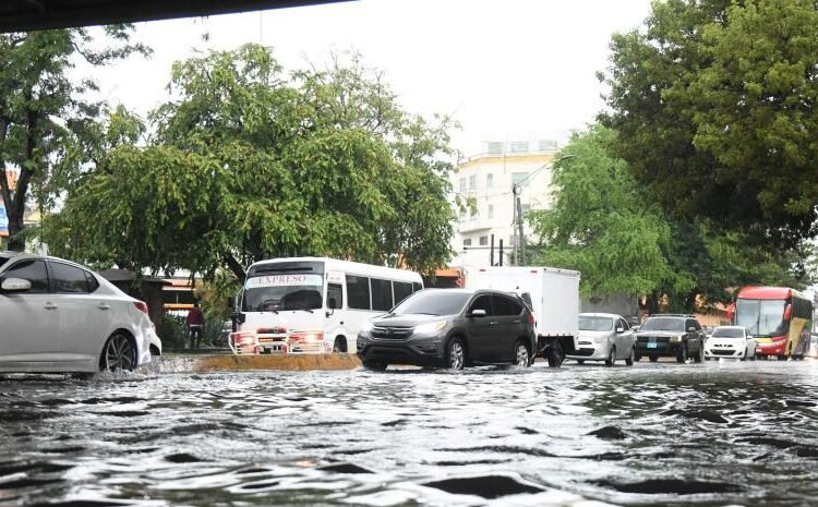 Lluvias Desatan Caos: 1 fallecido y 5.620 desplazados masivos