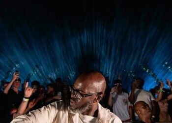 ¡Black Coffee Enciende Altos de Chavón! El DJ y Productor Sudafricano en el Anfiteatro