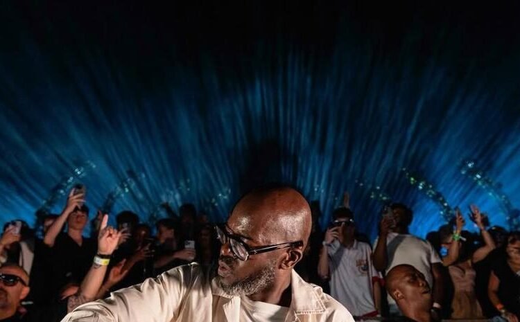 ¡Black Coffee Enciende Altos de Chavón! El DJ y Productor Sudafricano en el Anfiteatro