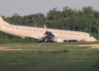 ¡Milagro! Avión aterriza de emergencia en Las Américas tras «falla técnica»