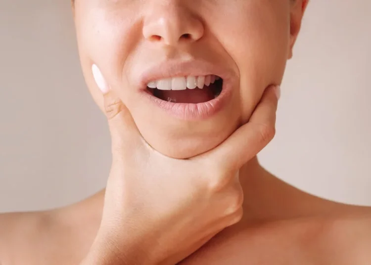 Descubre todo sobre la enfermedad: definición, causas, síntomas y opciones de tratamiento