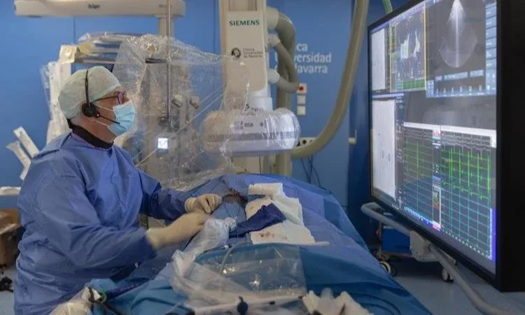 Fibrilación Auricular: ¡Adiós al bisturí! La técnica mínimamente invasiva que revoluciona tu procedimiento