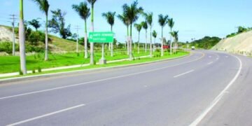 Abinader anuncia licitación de la carretera del Ámbar un mes