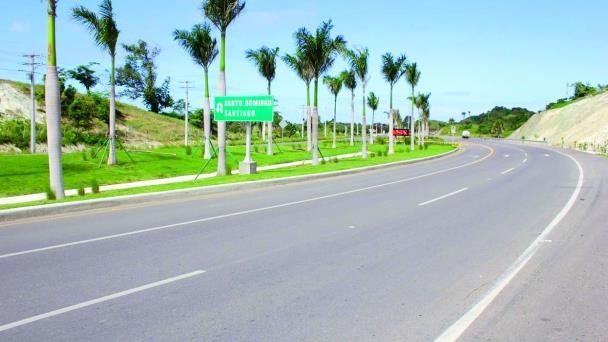 Abinader anuncia licitación de la carretera del Ámbar un mes