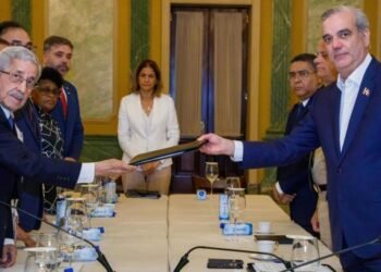 Informe del CES incluye propuesta para regular mano de obra extranjera