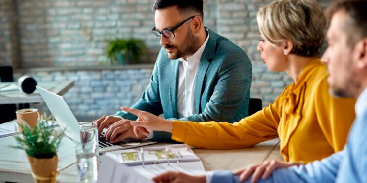 Colapso Financiero: Qué Factores VITALES Debes Evaluar para EVITARLO