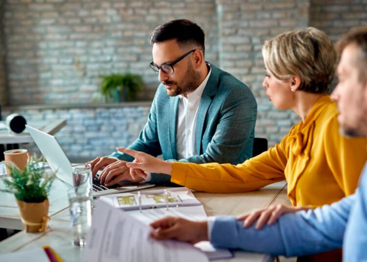 Colapso Financiero: Qué Factores VITALES Debes Evaluar para EVITARLO