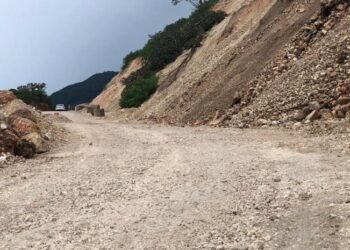 Descubre las causas de los deslizamientos de tierra y roca que amenazan Barahona y Santo Domingo