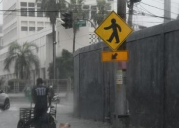 Vaguada de Melissa mantiene RD bajo aguaceros este jueves