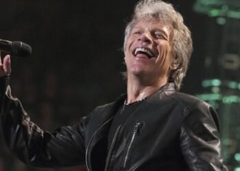 Jon Bon Jovi: ¡El Regreso! Anuncia Gira Tras Su Cirugía de Cuerdas Vocales