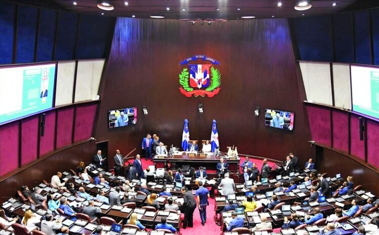 Senado da Luz Verde a Reforma Laboral sin Tocar la Cesantía, ¡El Balón Vuelve a Diputados