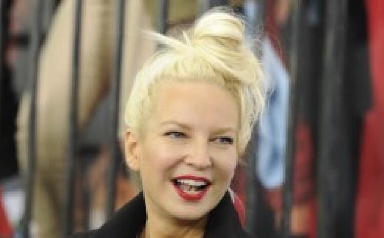 Escándalo: Ex de Sia exige $250K mensuales para mantener su ‘vida de lujo’