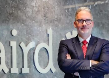 ¡AIRD EXPLOTA! Senadores ignoraron su plan de cesantía: «Es penoso»