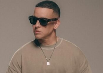 Daddy Yankee Estrena ‘Lamento en Baile’: Su Primer Disco Cristiano Causa Revuelo