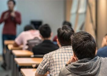 RD: La IA atrofia el pensamiento crítico y fomenta la procrastinación juvenil