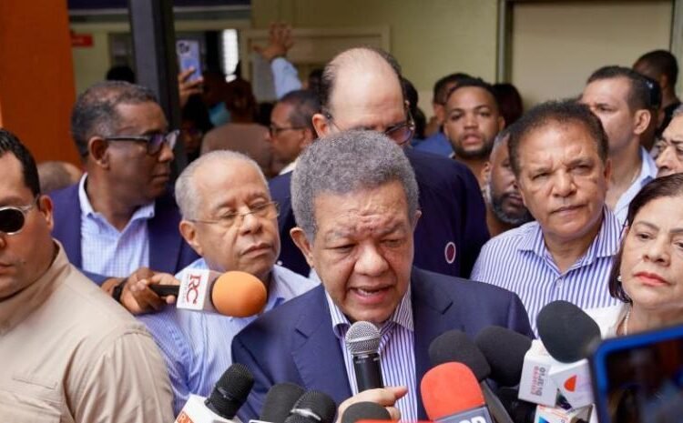 Leonel Fernández denuncia: Gobierno en Caída Libre