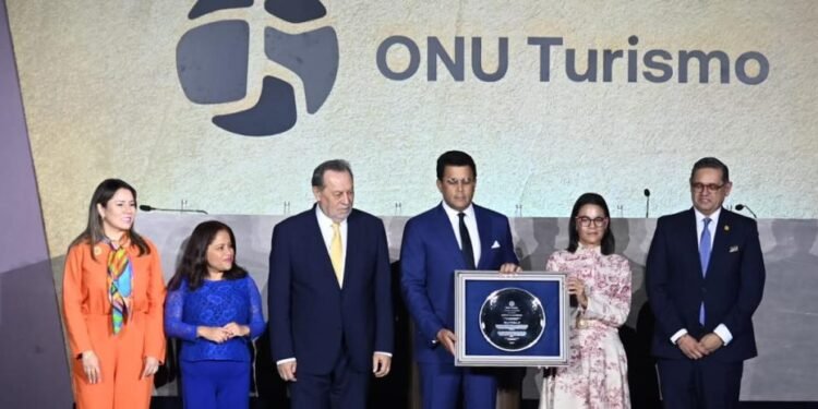 David Collado hace historia: ONU-Turismo lo distingue como «Ministro de Las Américas»