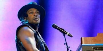 D’Angelo y Angie Stone: La Profunda Conexión Musical y el Hijo que Cambió Su Historia