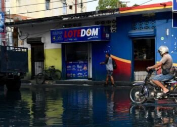 Villas Agrícolas: Inundación Tóxica Sitiando Negocios y Hogares