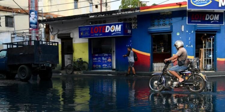 Villas Agrícolas: Inundación Tóxica Sitiando Negocios y Hogares