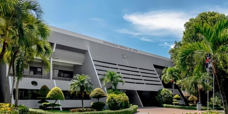 UCE: 55 Años de Calidad EXCELSA ¡Un Legado Imparable!