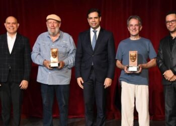 FITE 2025 Inaugurado: ¡Torbellino de Alegría y Conmoción Sacude el Escenario!