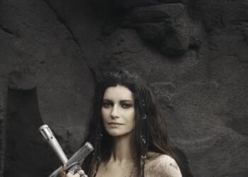 Laura Pausini canta a Bad Bunny y más: ¡Su nuevo disco latino ya es la bomba