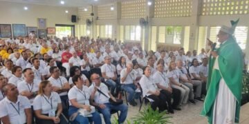 ¡Unión Matrimonial! Parejas Celebran Aniversario del Movimiento del Amor