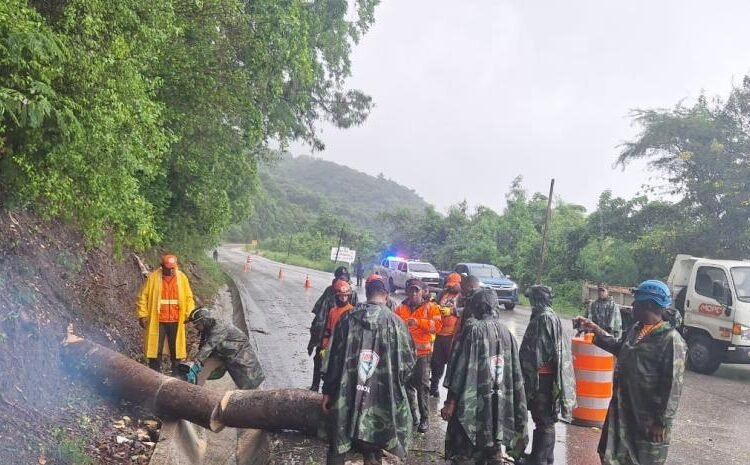 Barahona Bajo Alerta: El Platón Totalmente Incomunicado y Aislado