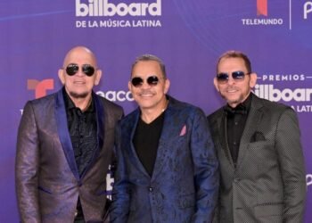 ¡Dominicanos Conquistan la Alfombra Azul de los Latin Billboard 2025!