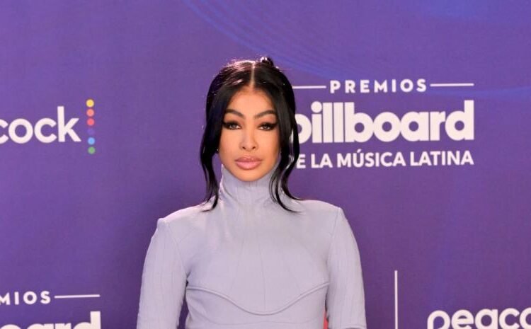 Latin Billboard 2025: Moda Multicolor y Audaz Deslumbra la Alfombra Azul