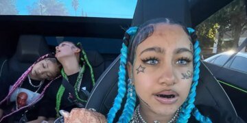 Kim Kardashian explota defendiendo a North West de la polémica por sus tatuajes y piercings