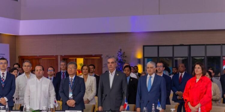 Abinader lanza cumbre: ¡El futuro del transporte regional comienza aquí!