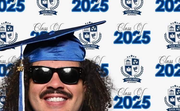 ¡A los 39! Maffio, el Productor Musical, se Gradúa de High School