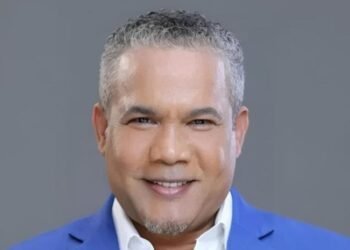 Héctor Acosta El Torito irradia gratitud por reconocimiento en el Super Ultramega Merengazo