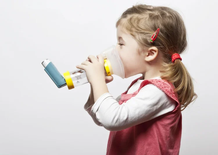 IA protege a niños con asma: detecta riesgo de infecciones graves