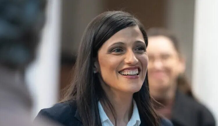 De Quisqueya a París: Eléonore Caroit, la domínico-francesa que se convierte en Ministra del Gobierno francés