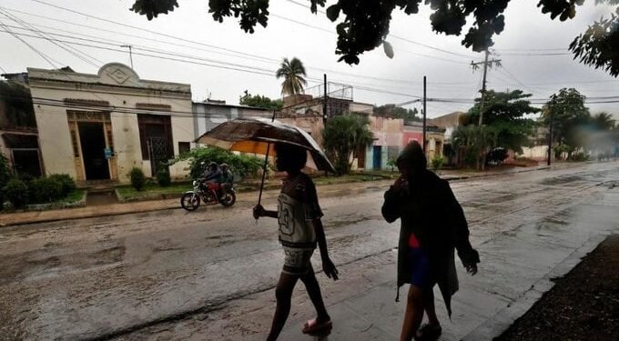 Melissa en Cuba: Baja su fuerza, no su amenaza