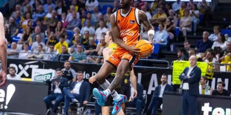 Jean Montero desata su magia dominicana y Valencia vence a Joventut