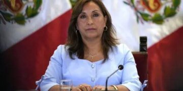 Dina Boluarte no buscará asilo: Se queda en Perú tras destitución presidencial