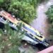 TRAGEDIA en Argentina: Ómnibus se desploma de puente, 8 muertos y varios heridos