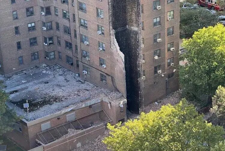 Explosión de Gas Desata Derrumbe Parcial de Edificio