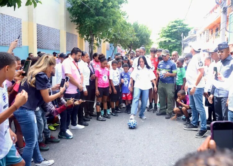 ¡Histórico! Faride Raful y Policía Nacional impulsan Fútbol Callejero 3×3 en Capotillo