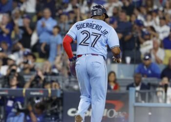 ¡Ohtani tropieza! Blue Jays rozan la Serie Mundial