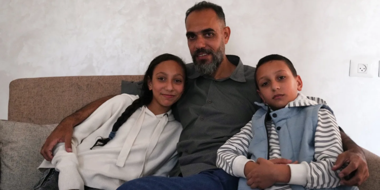 Padre regresa de detención israelí: Gaza y su familia, destrozadas