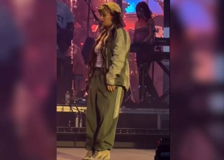 Lola Young se desploma en concierto y cancela su gira