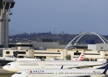 Caos aéreo en EE. UU. por shutdown récord: 40 aeropuertos paralizados