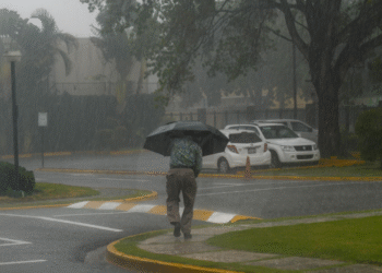 Vaguada desata intensas lluvias este domingo en gran parte del país